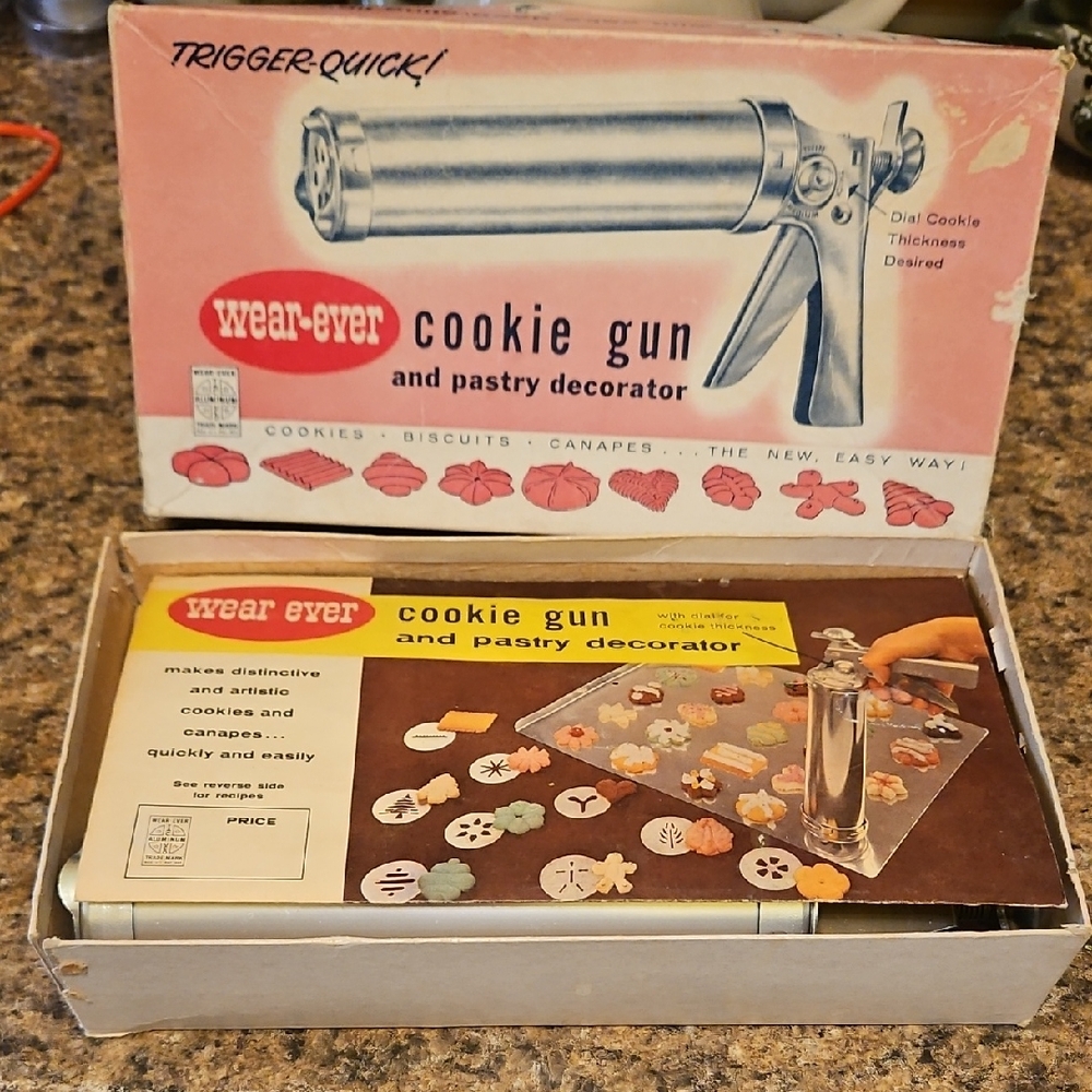 Vintage 1950's Wear-Ever Cookie Gun and Pastry Decorator